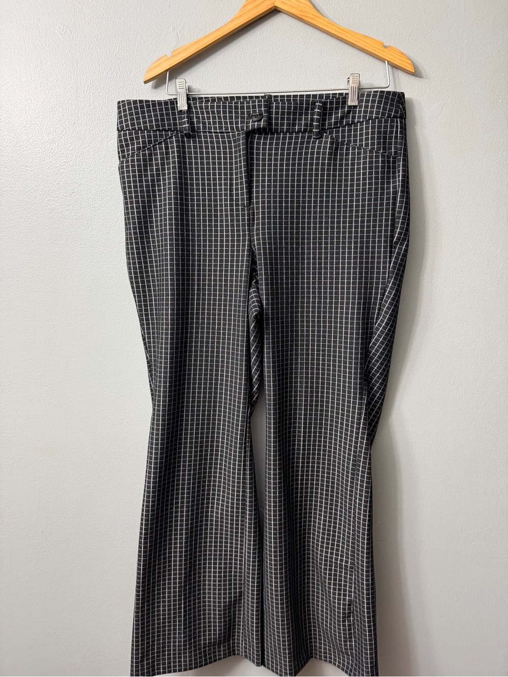 Lane Bryant Women's High-Waisted Pants Black Windowpane 18